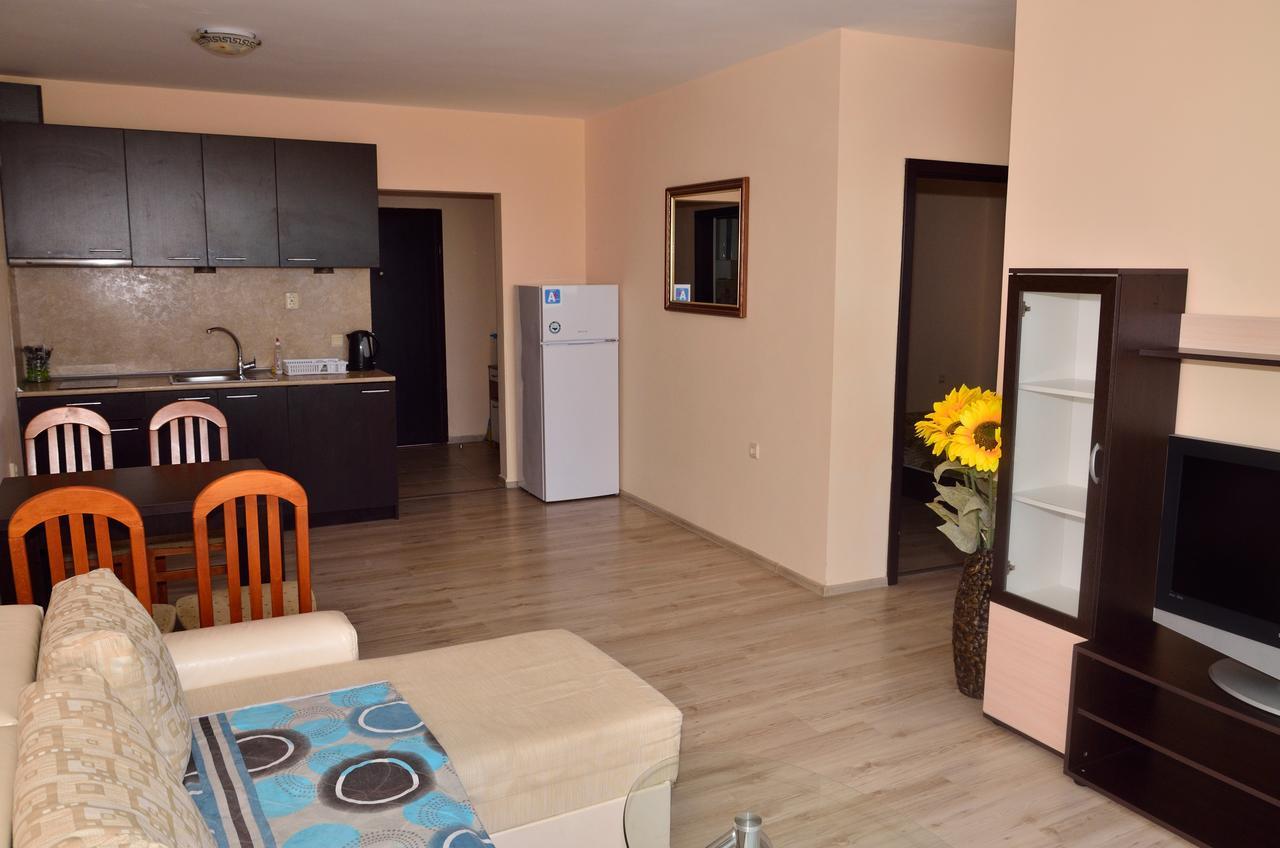 Club Priz Aparthotel Primorsko Ngoại thất bức ảnh