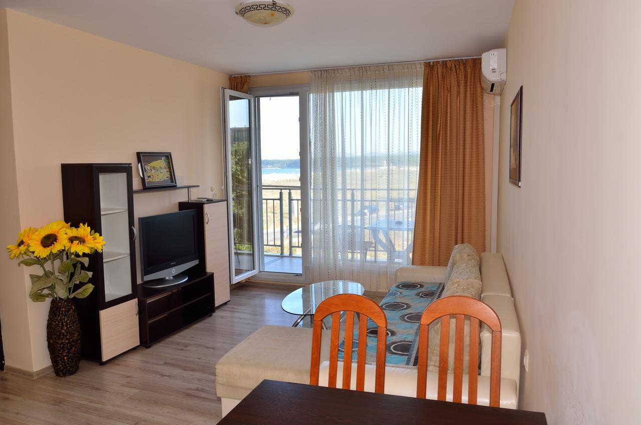 Club Priz Aparthotel Primorsko Ngoại thất bức ảnh